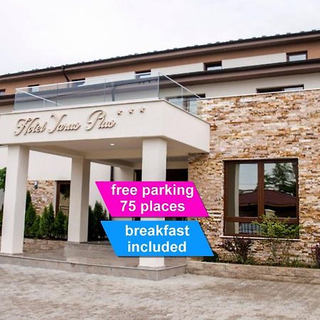 Hotel Yarus Plus Ploiesti Bagian luar foto