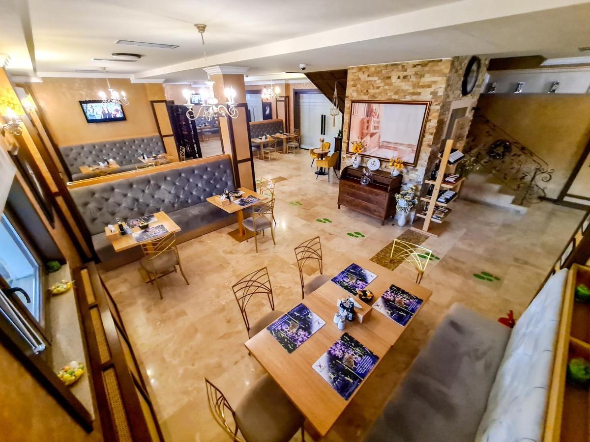 Hotel Yarus Plus Ploiesti Bagian luar foto