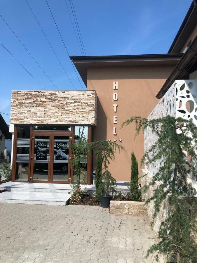 Hotel Yarus Plus Ploiesti Bagian luar foto