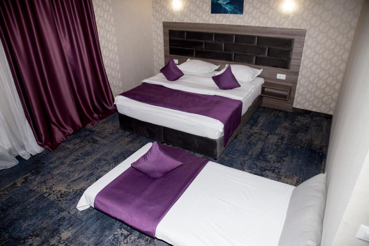 Hotel Yarus Plus Ploiesti Bagian luar foto